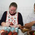 Tradição de ovos pintados mantém viva a Páscoa entre europeus imagem