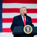 Fim do tarifaço? Trump faz novo anúncio sobre tarifa global imagem