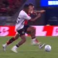 Vitória fará representação contra arbitragem após polêmica no Maracanã imagem