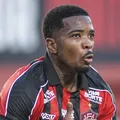 Vitória fecha compra de zagueiro e garante reforço contra Corinthians imagem