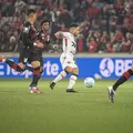 Vitória sofre com arbitragem polêmica e é derrotado pelo Athletico imagem