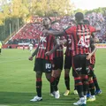 Vitória vence São Paulo no Barradão com show de heróis improváveis imagem
