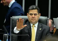 Alcolumbre fatia texto para facilitar derrubada de veto de Lula imagem