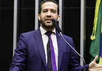 André Janones faz alerta dramático sobre rumos do governo Lula imagem