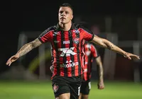 Após gol de falta, Kayzer conta detalhe do treino e papo com Camutanga imagem