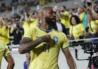 Atacante da Seleção marcou gol contra em Vitória x Cruzeiro; relembre imagem