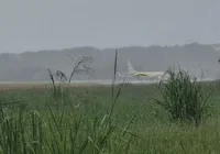 Avião da Gol sai da pista após pouso em Salvador