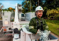 Coelba prorroga inscrições de curso gratuito para mulheres eletricista