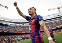 Copa à vista: Raphinha faz hat-trick em goleada do Barcelona imagem