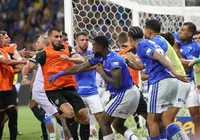 Cruzeiro e Atlético-MG têm punições divulgadas por confusão em final; entenda imagem