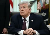 Donald Trump é retirado às pressas de jantar na Casa Branca após tiros imagem