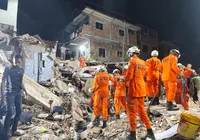 Duas pessoas morrem após prédio desabar em Salvador