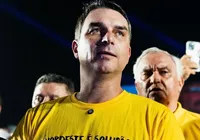 Em busca de apoio, Flávio Bolsonaro começa pré-campanha no Nordeste imagem