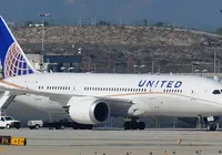 Empresa aérea pretende banir passageiros que não usarem fones de ouvido