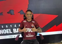 Erick celebra fase do Vitória e sonha com Libertadores: "Por que não?"