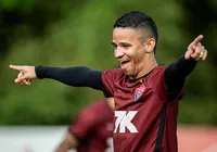 Erick revela maior ídolo, amigos e companheiro ranzinza no Vitória