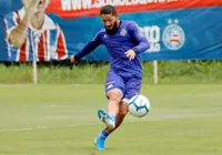 Ex-Bahia acerta com Botafogo aos 33 anos após meses sem jogar imagem