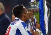 Ex-jogador do Bahia é expulso de condomínio após decisão da Justiça