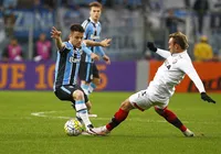 Faz tempo! Relembre a última vez que o Vitória venceu o Grêmio imagem
