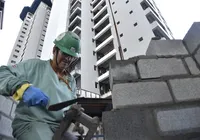 Fazendo história: mulher ajuda a construir o maior prédio da Bahia imagem