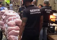 Feira de São Joaquim é alvo de apreensão de alimentos estragados