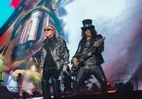 Vídeo: membro do Guns N’ Roses é visto em cobertura de hotel em Salvador