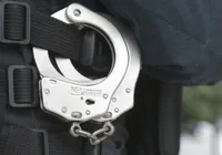 Mulher é baleada no braço e mantida refém durante ataque do ex-namorado