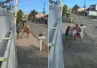 Homem é preso por agredir mãe e filho com autismo; veja vídeo da ação imagem