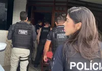 Homem ataca policiais com facão durante cumprimento de mandado na Bahia