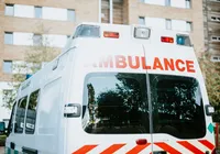 Homem morre após ser atropelado por ambulância