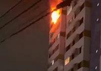 Incêndio atinge apartamento e assusta moradores em bairro de Salvador imagem