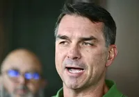 Justiça mantém no ar post de Flávio que liga PT a traficantes