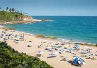 Justiça suspende alvarás de prédios em praia cartão-postal de Salvador imagem