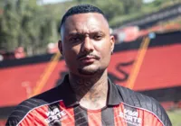 Luan Cândido pode voltar ao time titular do Vitória contra o Atlético imagem