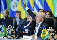 Lula aplica reciprocidade e PF retira credencial de policial americano imagem