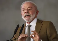 Lula assina medida provisória que zera a 'taxa das blusinhas'