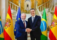 Lula inicia viagem à Europa com agenda em três países