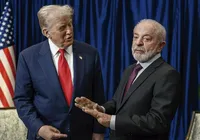 Trump diz que "ama Lula" e diminui tensão antes de encontro nos EUA imagem