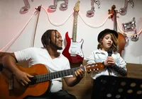 Michael Jackson vive! Crianças e adultos mantêm o legado do astro na Bahia