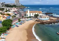 Jovem é morto e mulher sofre tentativa de sequestro no Rio Vermelho