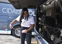 "Não piloto só fogão": a história da única motorista intermunicipal de uma frota na Bahia imagem