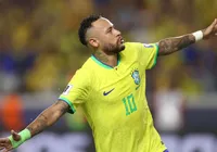 Neymar iguala recorde de Pelé e Ronaldo ao ser convocado por Ancelotti imagem