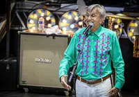"No violão": Otto Alencar blinda Caetano Veloso em sabatina no Senado imagem