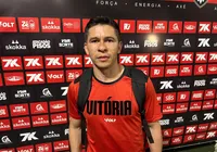 Osvaldo volta a marcar gol pelo Vitória após mais de um ano imagem
