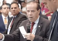 Pastor deseja câncer a integrantes de escola que homenageou Lula imagem