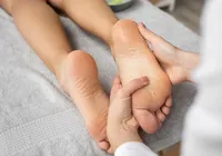 Pé inchado e peso extra? Veja como recuperar o corpo após o Carnaval imagem