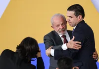 Hugo Motta declara apoio à reeleição de Lula: “Melhor para o país”