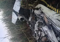 Piloto morre carbonizado após avião cair e pegar fogo em zona rural