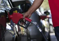 Gasolina sobe R$ 0,39 na Bahia: Acelen confirma 8º aumento no estado