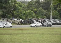 Protesto de motoristas por aplicativo mobiliza PM e complica o CAB imagem